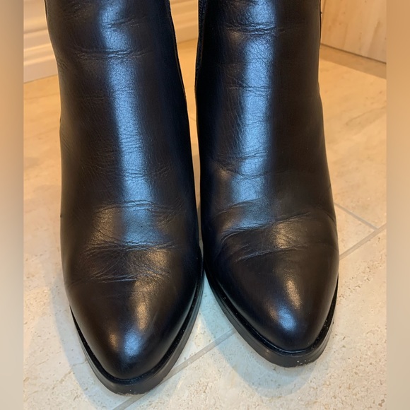 Jonak Paris - black leather heeled ankle boots - Picture 12 of 15